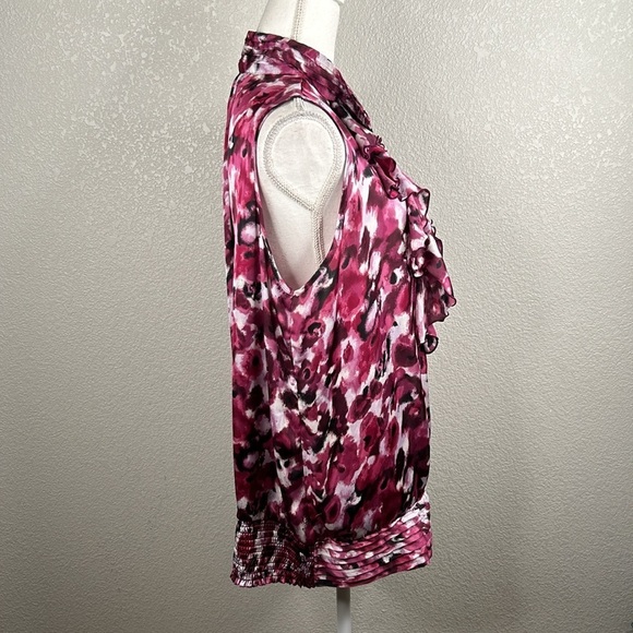 Dress Barn Purple & White Floral V-Neck Front Ruffle Sleeveless Top Size 2X - Picture 4 of 8